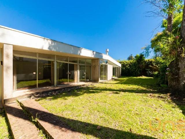 Imóvel Comercial de Esquina no Batel | Amplo Terreno | Excelente Visibilidade