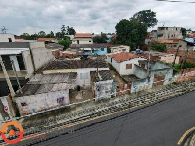 Imóvel à Venda com 6 casas Ideal para Investimento com área de 630 m² Terreno