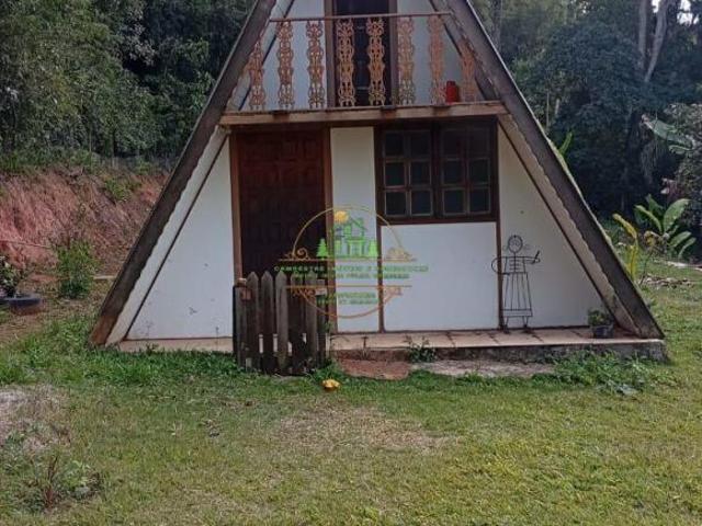 Imóvel a venda estilo chalé, terreno de 1.000m² na cidade de Ibiúna SP