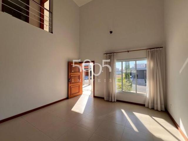 Imóvel à venda no Condomínio Saint Paul em Itu, com 242m² de área útil e 360m² de área total