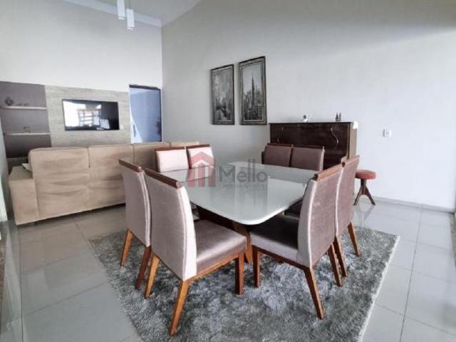 Imóvel de alto padrão à venda em Umuarama PR, bairro Jardim Tamoio: 3 quartos, 1 suíte, 2 salas, 2 b