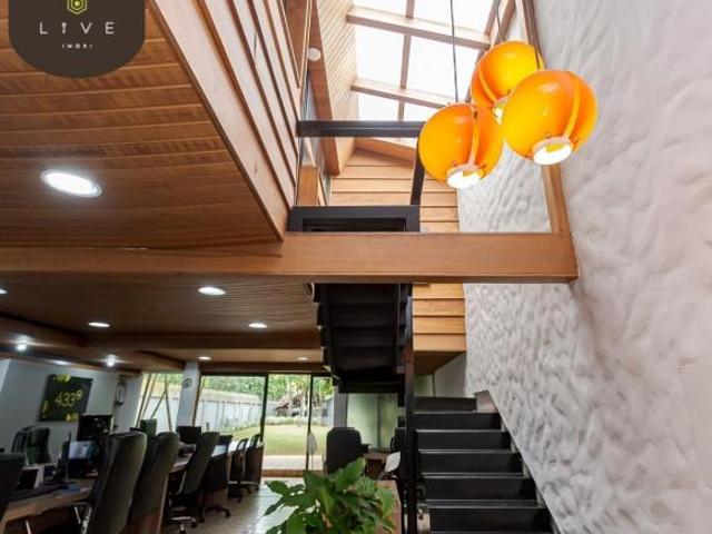 Imóvel de alto potencial, para uso residencial ou comercial, à venda no Bairro São Francisco!