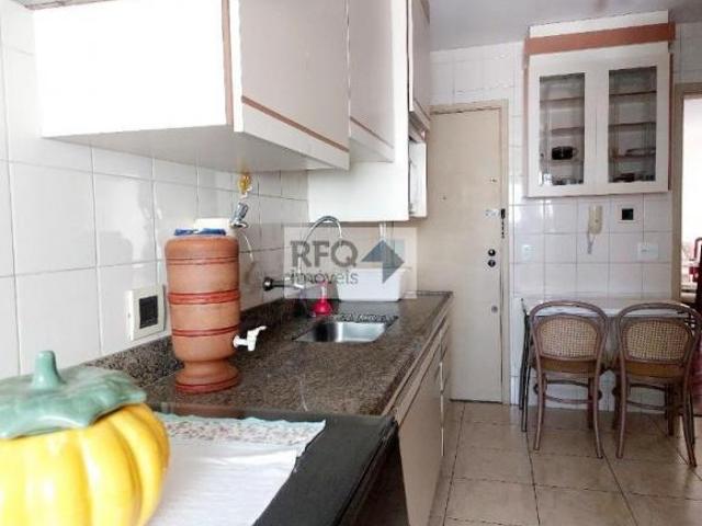 Imóvel de Luxo em Higienópolis: Apartamento à Venda com 2 Quartos e 1 Suíte, 2 Salas, 2 Banheiros e