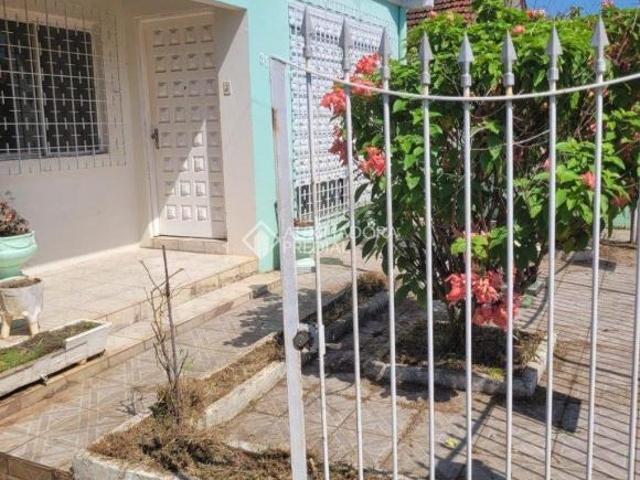 Imóvel em condições de reforma geral, com terreno 10x30m