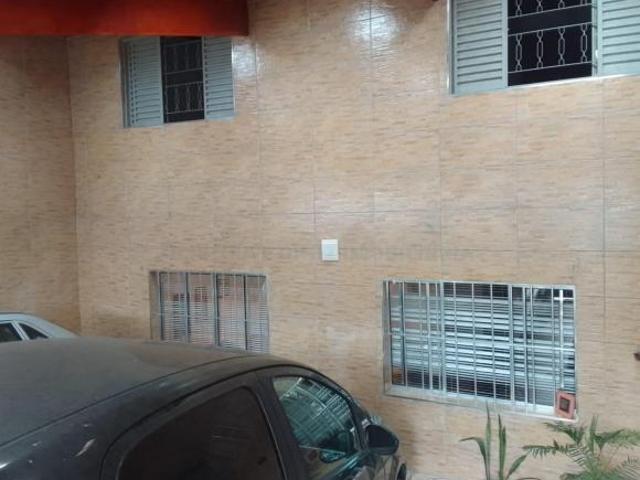 Imóvel em Carapicuíba, são 2 casas independentes em terreno de 141,60m², com 182,95m² área construíd