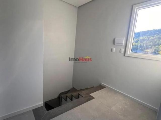 Imóvel em Obras em Igrejinha: Casa com Sala de Estar e Jantar, Cozinha e Lavabo Confira!