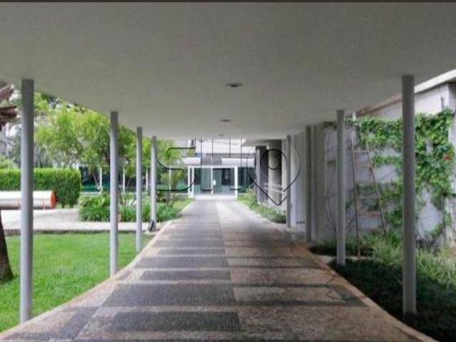 IMÓVEL MUITO BEM LOCALIZADO !