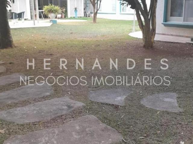 Imponente mansão de luxo à venda em Tamboré, Barueri SP: 4 quartos, 4 suítes, 6 banheiros, 10 vagas