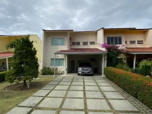 Imóvel para aluguel e venda com 240 metros quadrados com 4 quartos