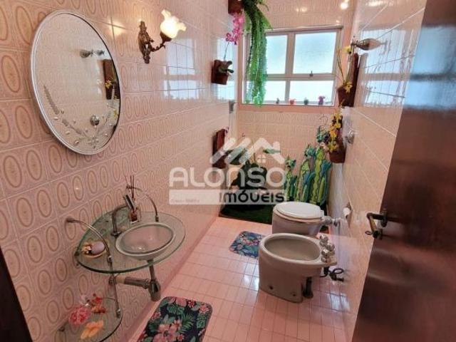 Imóvel para aluguel e venda possui 360 metros quadrados com 4 quartos!
