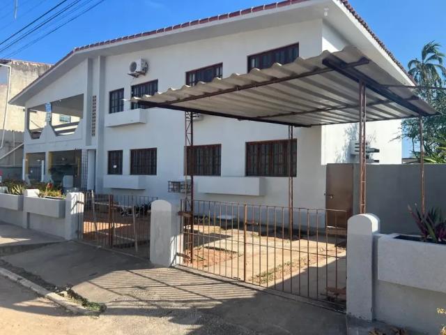 Imóvel para aluguel e venda tem 200 metros quadrados com 4 quartos