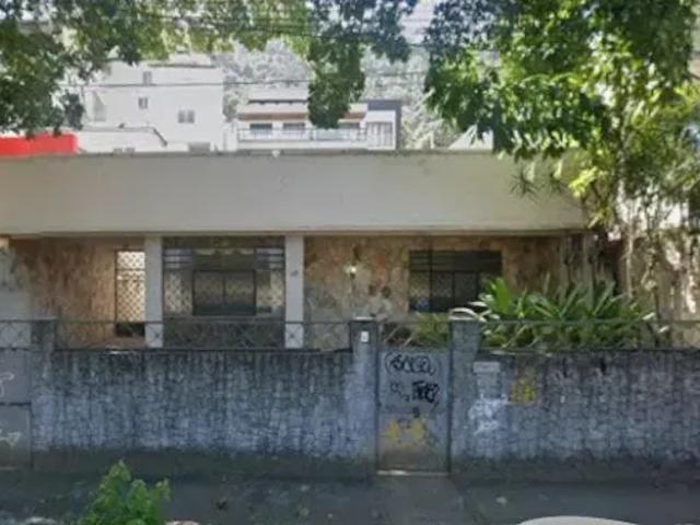 Imóvel para aluguel e venda tem 340 metros quadrados com 4 quartos em São Francisco Niterói RJ