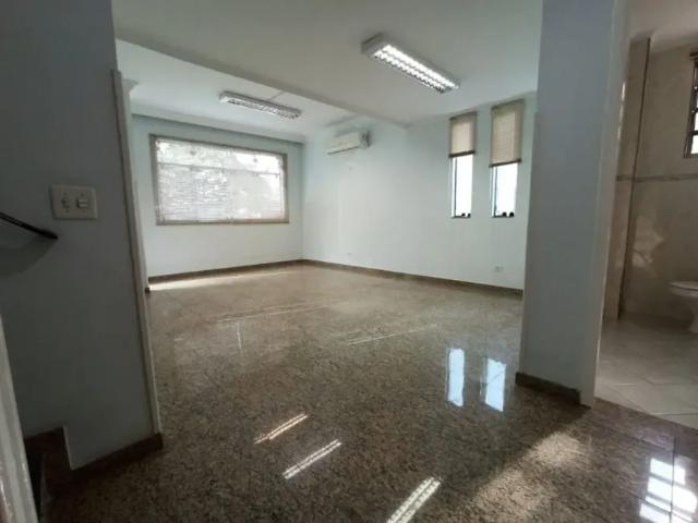 Imóvel para aluguel tem 160 metros quadrados com 4 quartos em Embaré Santos SP