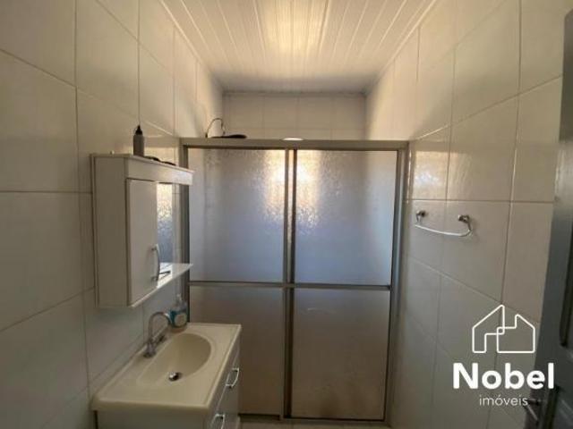 Imóvel para duas famílias na Zona 02 de Cianorte PR: 2 Residências com 6 Quartos, 4 Salas, 2 Banheir