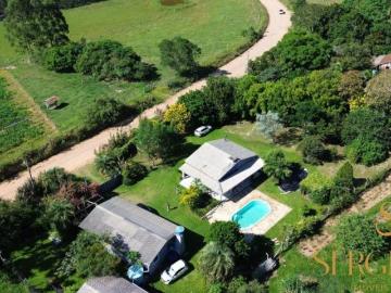 IMÓVEL UNICO: SÍTIO 5 HECTARES COM 2 CASAS, GARAGEM TUDO EM ALVENARIA, JARDIM, POMAR E CAMPO P/GADO