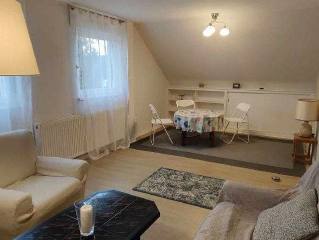 IMA Immobilien bietet eine gemütliche 2 Zimmer DG Wohnung in Neuried Müllen