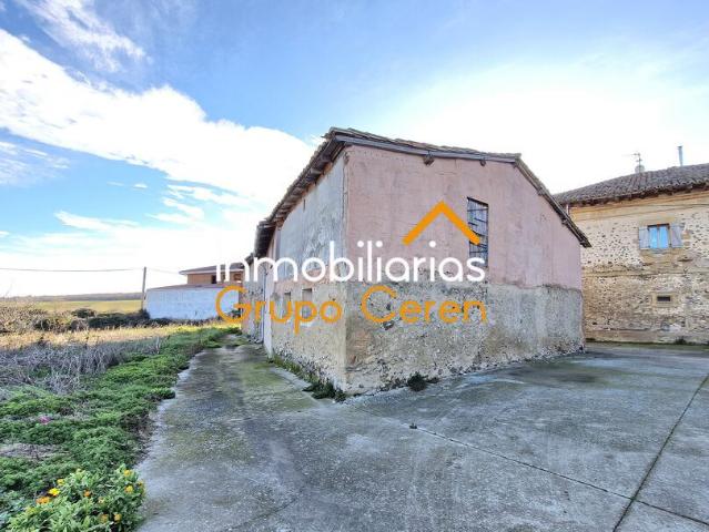 Imagina un encantador refugio enclavado en el corazón del Camino de Santiago