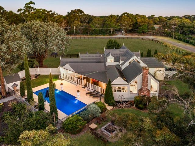 Imagine Acreage Living in Cranbourne South. Can You Picture It?