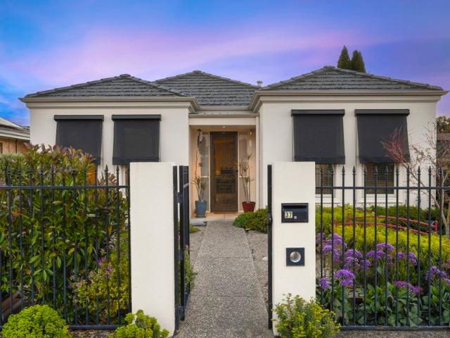 Imagine Central Living at Its Finest Can You Picture It?