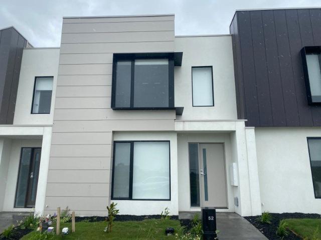 Imagine Easy Family Living in Cranbourne East. Can You Picture It?