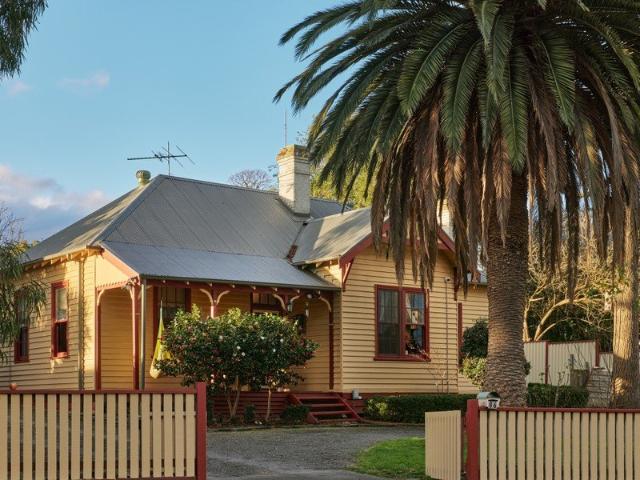Imagine Living on the towns doorstep, can you picture it?