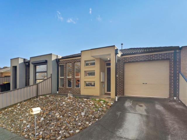 Imagine Spacious, Low Maintenance Living in Burnside Heights, Can You Picture It?
