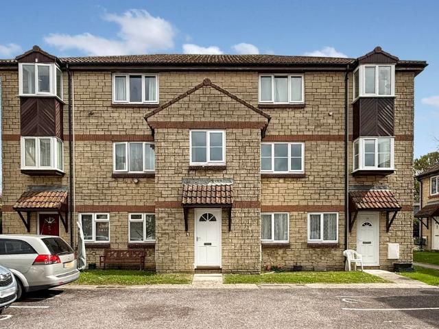 Imberwood Close, Warminster BA12, 2 bed flat to rent, £1,050 pcm | PrimeLocation