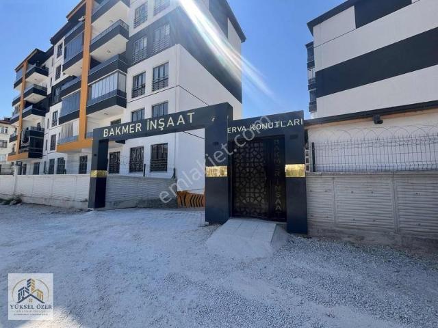 Çimenlik Caddesi İskanı Alınmış 3+1 Yüksek Giriş