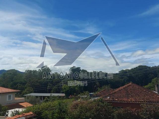 Impecável Casa no Carioca em São Lourenço NovoCasa Ampla no Bairro Carioca – 4 Quartos, Quintal com Pomar e Grande Potencial!