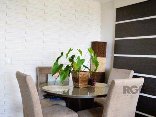 Impecável apto. 2 dormitórios 1 suíte, semimobiliado com linda vista e próximo