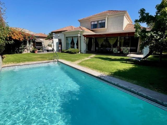 IMPECABLE, 5 DORMITORIOS, PISCINA