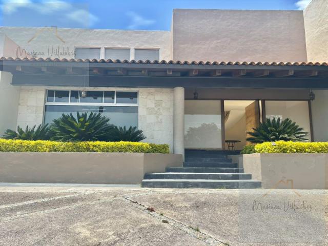 IMPECABLE CASA AMPLIA CON JARDIN PRIVADO| Amanali Country Cl