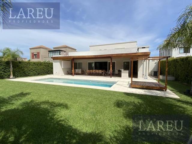 Impecable Casa en venta en el Barrio Las Liebres