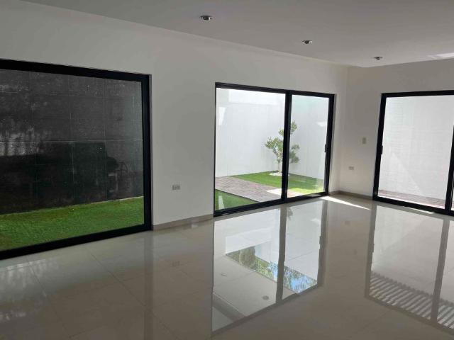 Impecable casa en renta en Fresnos