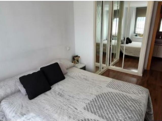 Impecable Ático en Venta con Terraza Privada y Acceso a Piscina