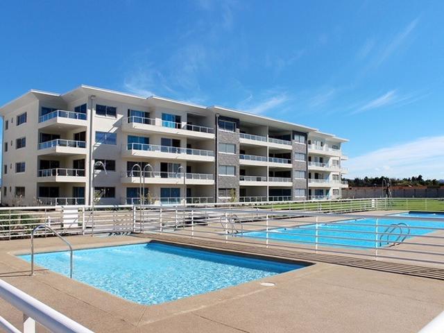 Impecable departamento en condominio Vista Linderos