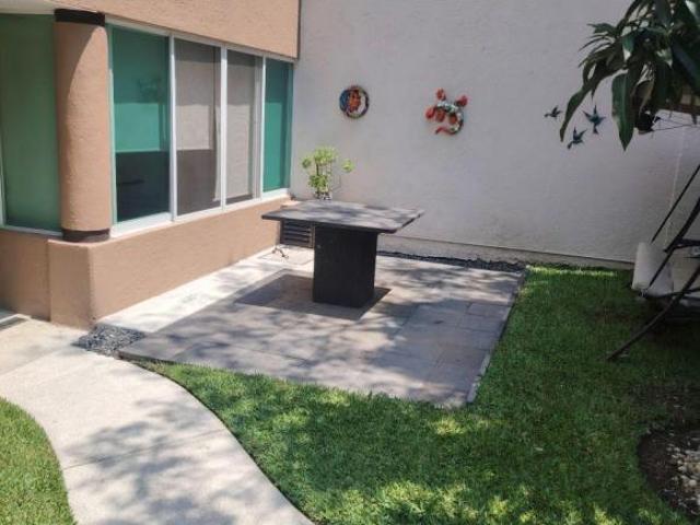Impecable y amplio condominio con jardín privado en Acapatzingo