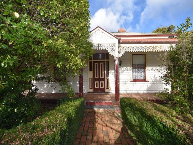 Impeccably maintained three bedroom cottage