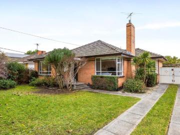 Impeccably presented and ideally positioned