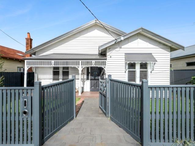 Impeccably Presented Family Home in Well Appointed Rippleside