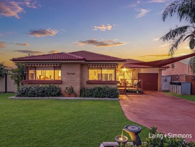 Impeccably renovated family entertainer set on a north facing 563sqm parcel