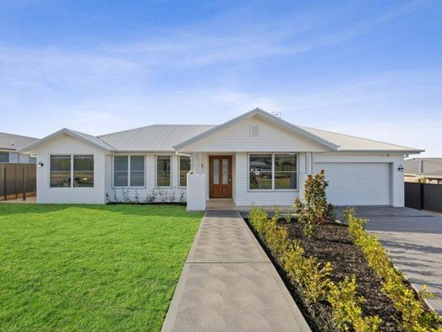 Impeccable Executive / Family Home