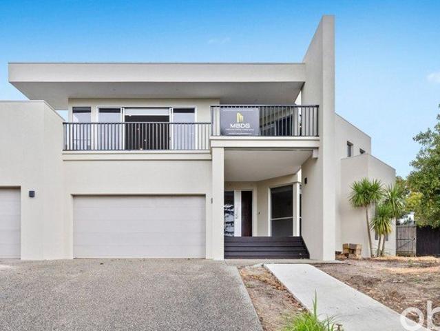 Impeccable Executive Residence with Sweeping Bay Views & Ranelagh Club Outlook