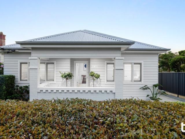 Impeccable Renovation, Super Convenient Setting