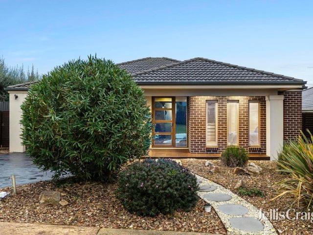 Impeccable Resort Style Family Entertainer with Pool