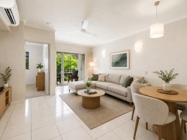 IMPECCABLE 1 BEDROOM APARTMENT NEW SPLIT SYSTEM A/C AND RECENTLY REPAINTED