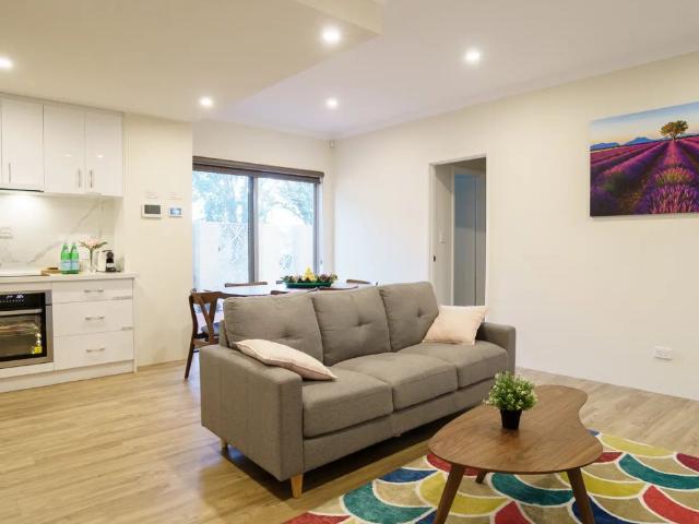 IMPECCABLE 2X2X1 2 STOREY APARTMENT