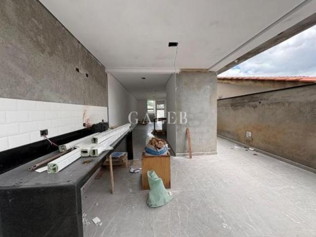Imperdível oportunidade: Casa à venda em Atibaia SP, Jardim Santa Bárbara! 3 quartos, 1 suíte, 2 sal