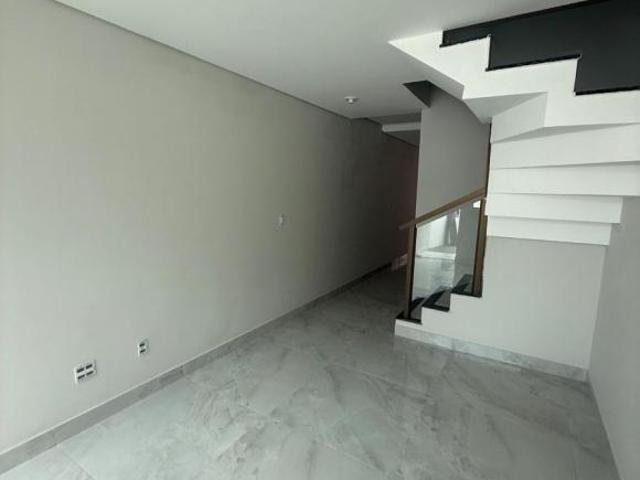 Imperdível oportunidade: Casa à venda em Belo Horizonte MG, bairro Candelária, 2 quartos, 1 suíte, 8