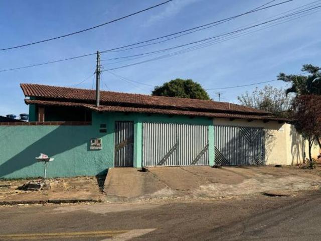 Imperdível oportunidade! Casa à venda em Goiânia GO, Jardim Balneário Meia Ponte: 2 quartos, 1 suíte